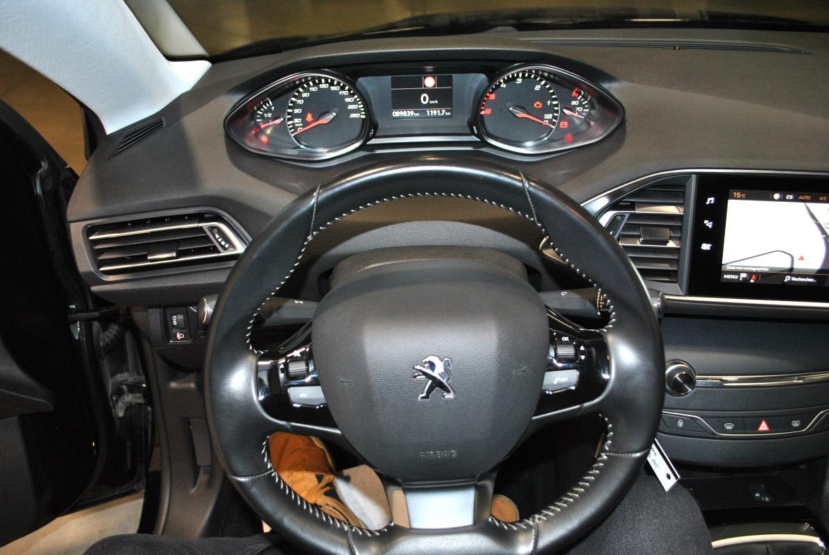 Peugeot 308 - II (2) 1.5 BLUEHDI 130 ACTIVE PACK